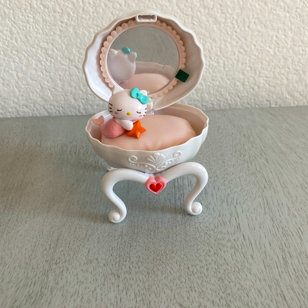 Sanrio character dresser figure-hello kitty